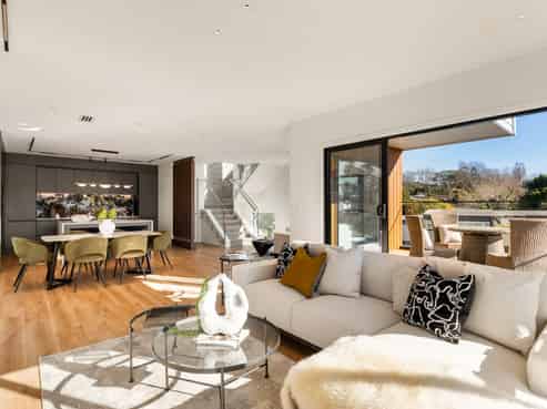 7A Cruickshank Crescent, Meadowbank