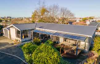 6 Dampier Street, Oceanview
