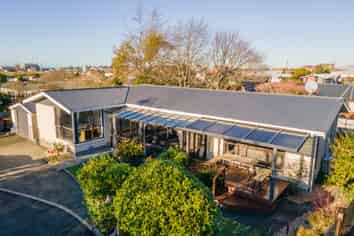 6 Dampier Street, Oceanview