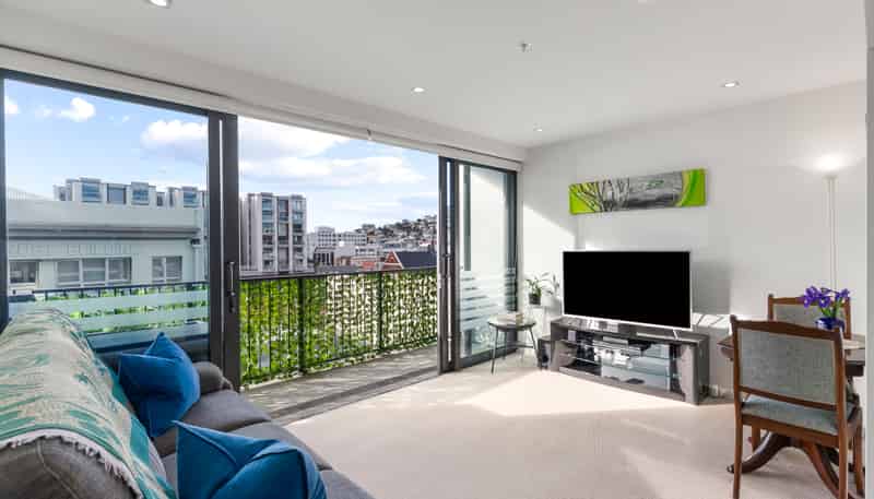 62/13 College Street, Te Aro