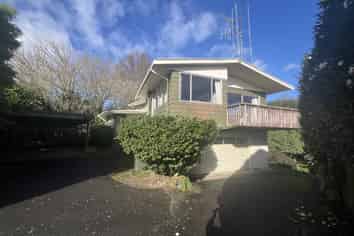 8 Comries Road, Chartwell