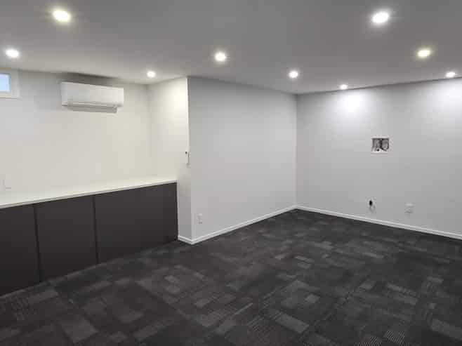 High-stud warehouse, two-level office - all in one