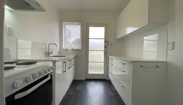 2/76 Millbrook Road, Henderson