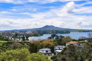 6 Nickleby Place, Mellons Bay