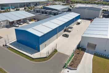Near New Standalone Warehouse + Yard