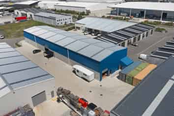 Near New Standalone Warehouse + Yard