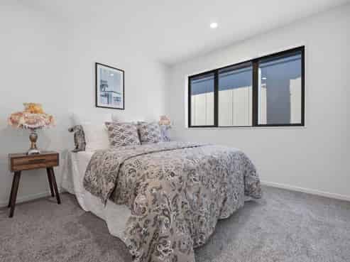 32B Tyrian Close, Half Moon Bay