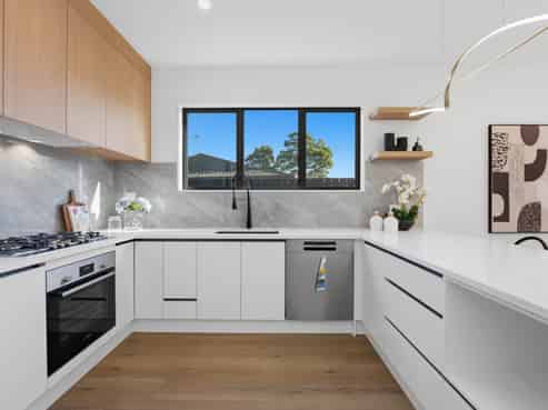 32B Tyrian Close, Half Moon Bay