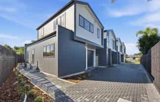 32D Tyrian Close, Half Moon Bay