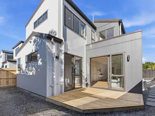 32D Tyrian Close, Half Moon Bay