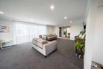 708 Queens Drive, Waikiwi