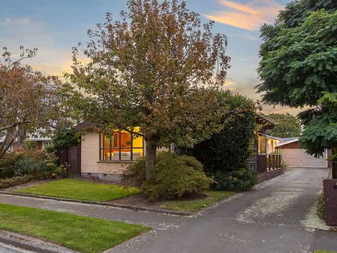 11 Dunster Street, Burnside