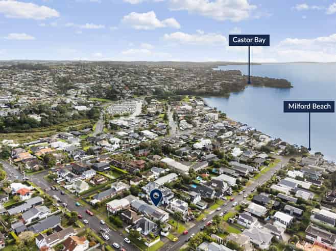 2/4 Cecil Road, Milford