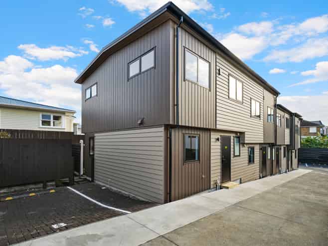 16c Geneva Place, Blockhouse Bay