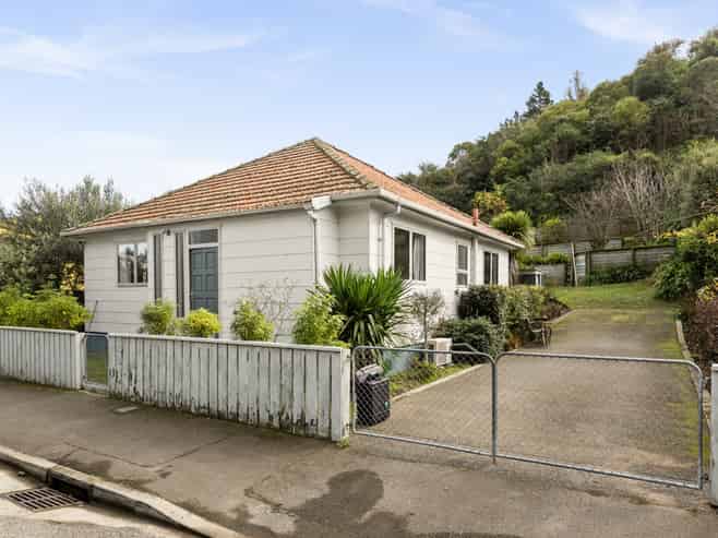 2 Main Street, Bluff Hill