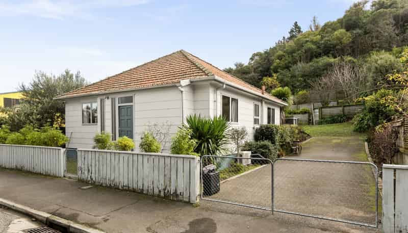 2 Main Street, Bluff Hill