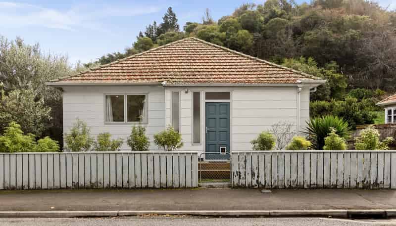 2 Main Street, Bluff Hill