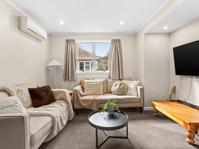 2 Main Street, Bluff Hill