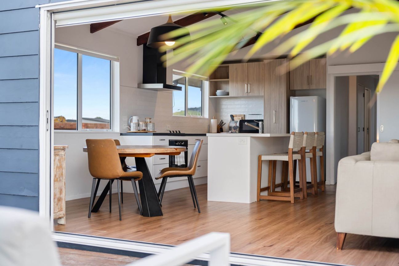 Home, Holiday Base or Income Earner – pohled 2