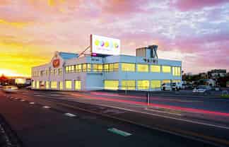 Iconic Kingsland Landmark