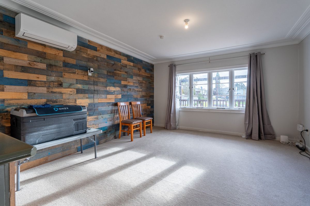 Solid Home with Space, Potential & Prime Location - Ansicht 6