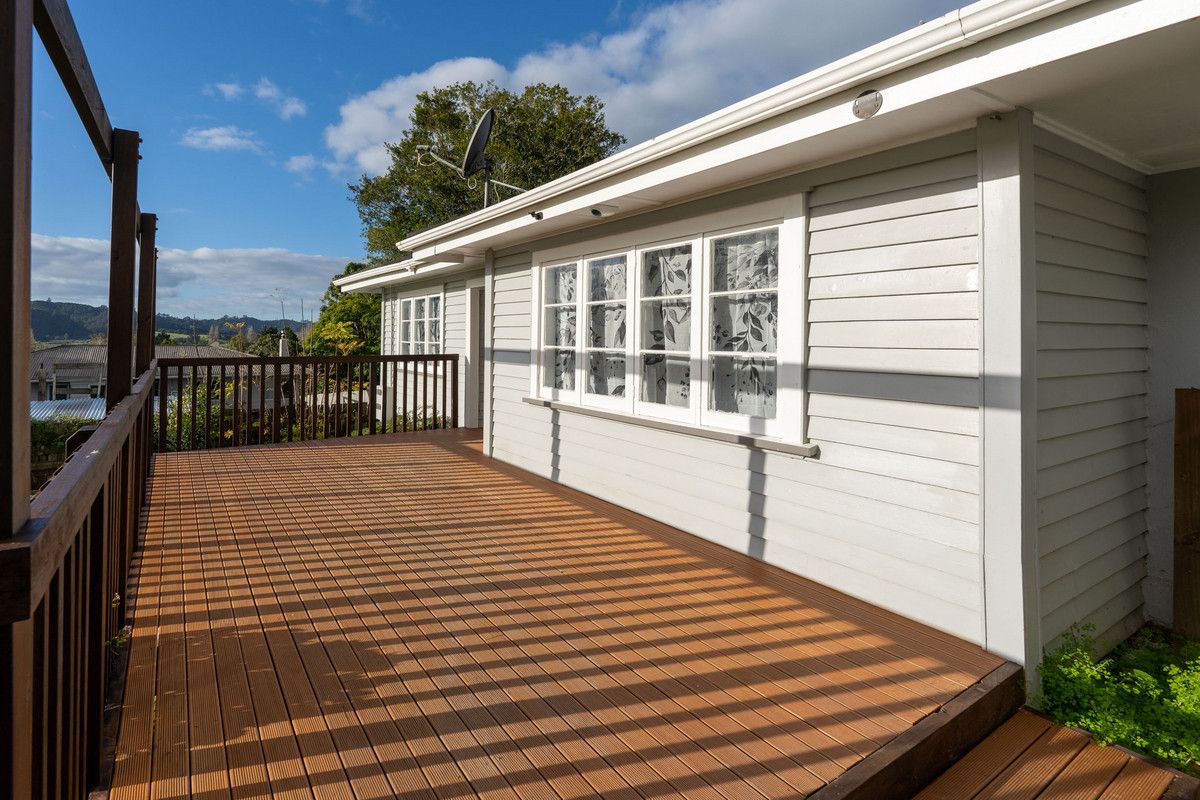 Solid Home with Space, Potential & Prime Location - Ansicht 2