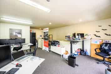 272sqm Modern Industrial Unit For Lease