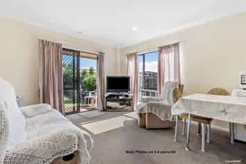 18 Dungarvon Place, Clendon Park