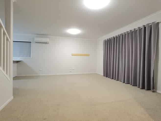 125 Riverpark Crescent, Henderson