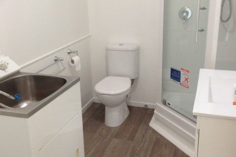 Cute & Tidy Eleventh Avenue Second Story Flat - Vista 6