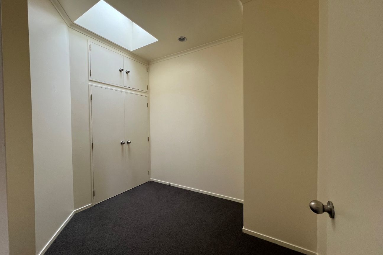 Cute & Tidy Eleventh Avenue Second Story Flat - Altro