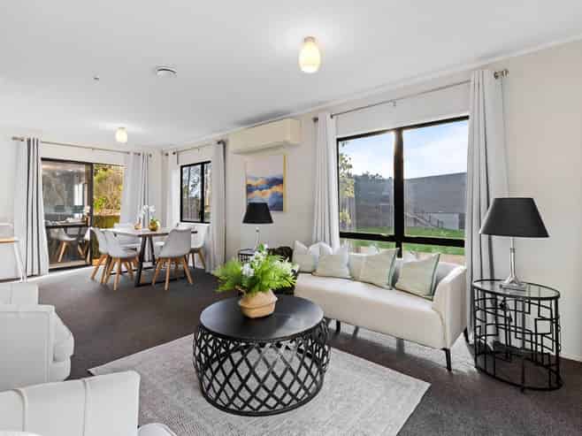 2/238 Sunset Road, Windsor Park