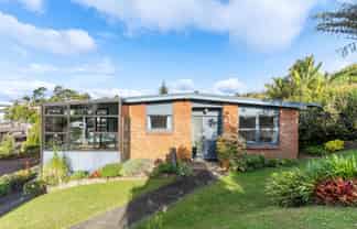 1/4 Elizabeth Place, Mairangi Bay