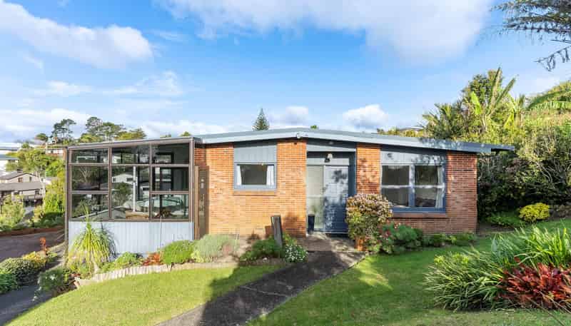 1/4 Elizabeth Place, Mairangi Bay