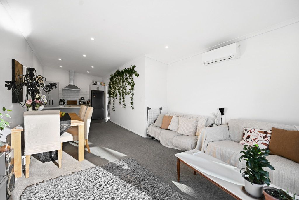 Affordable, Freehold & Convenient - Więcej