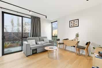 7 Escalator Avenue, Jacks Point