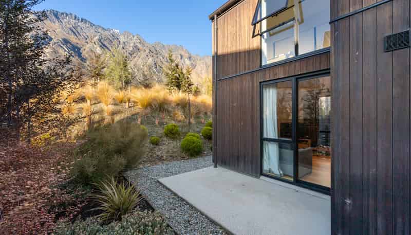 7 Escalator Avenue, Jacks Point