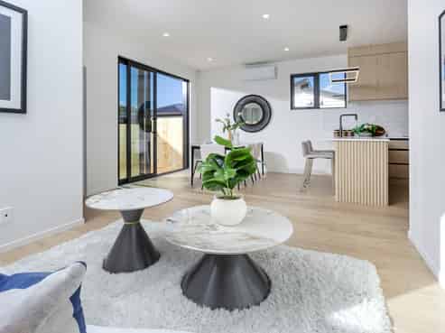 81B Ayton Drive, Totara Vale