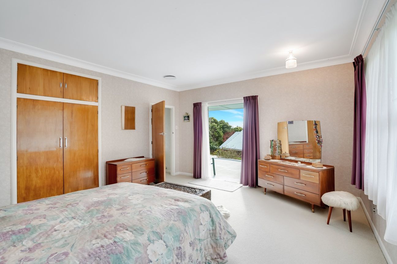 Warm, Welcoming, and Cherished Family Home - Aanzicht 5