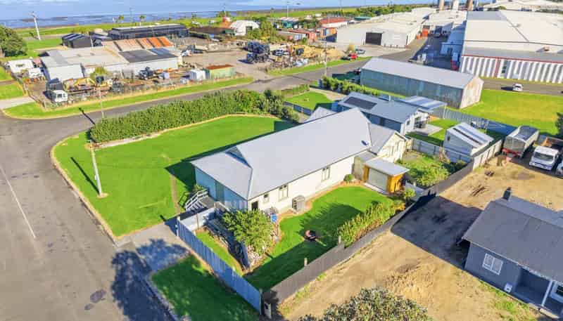 18 Beach Road, Castlecliff