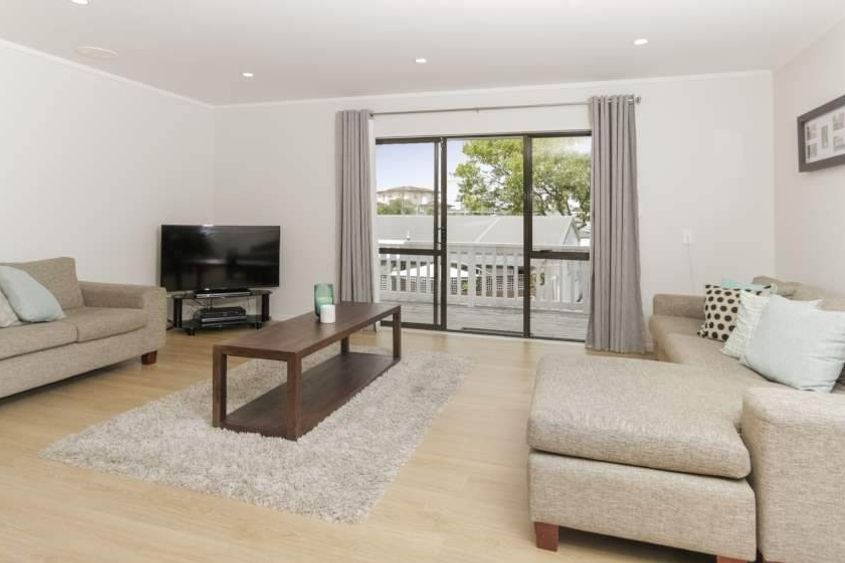 3 Bedroom Beautiful Home in Mt Wellington - View 3