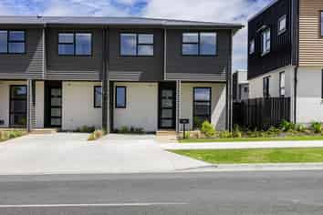 11 O'Neills Road, Swanson