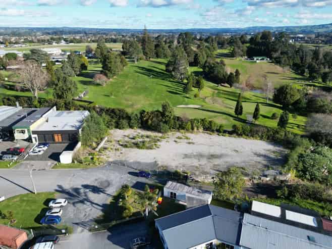 Secure Yard Space in Gate Pa
