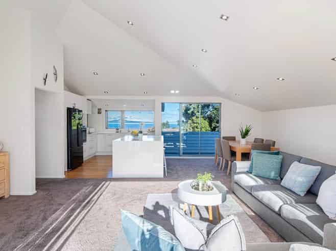 2/19 Toroa Street, Torbay