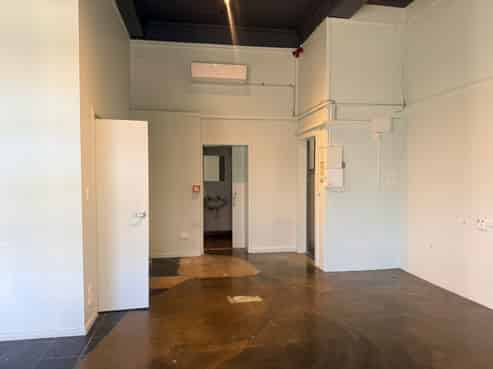 Turnkey Beauty or Retail Opportunity