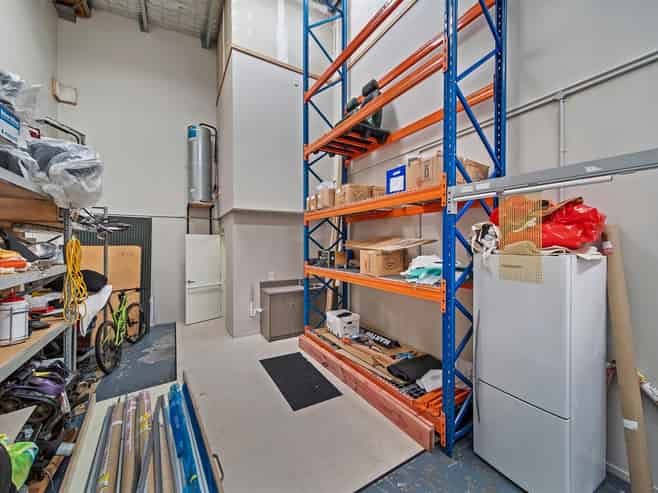 Modern Live/Work Industrial Unit