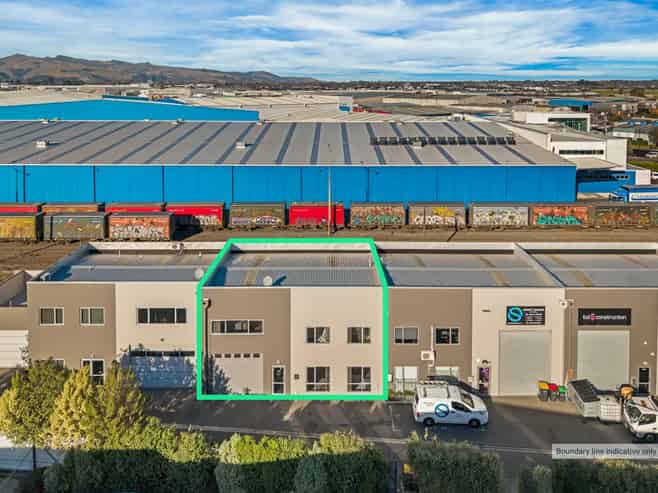 Modern Live/Work Industrial Unit