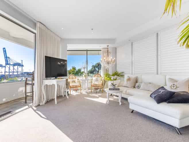 305/88 The Strand, Parnell