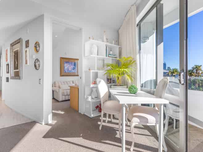 305/88 The Strand, Parnell