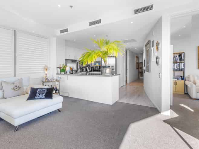 305/88 The Strand, Parnell